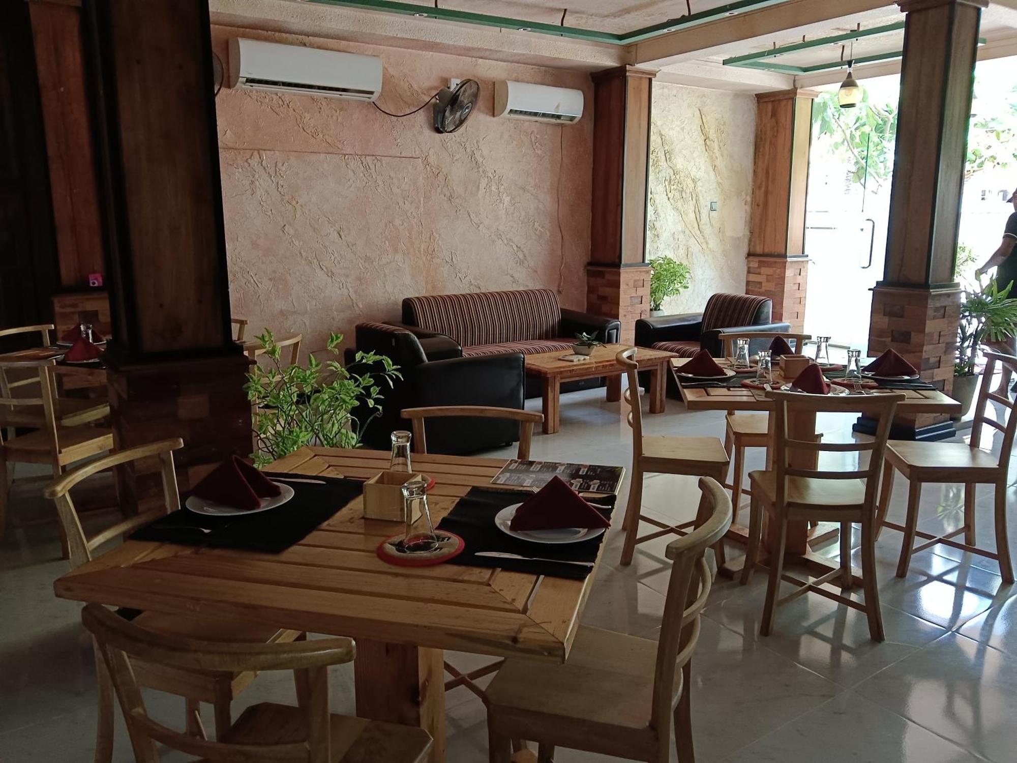 La Cozy Hotel & Restaurant Negombo Daluwekotuwa Exterior foto