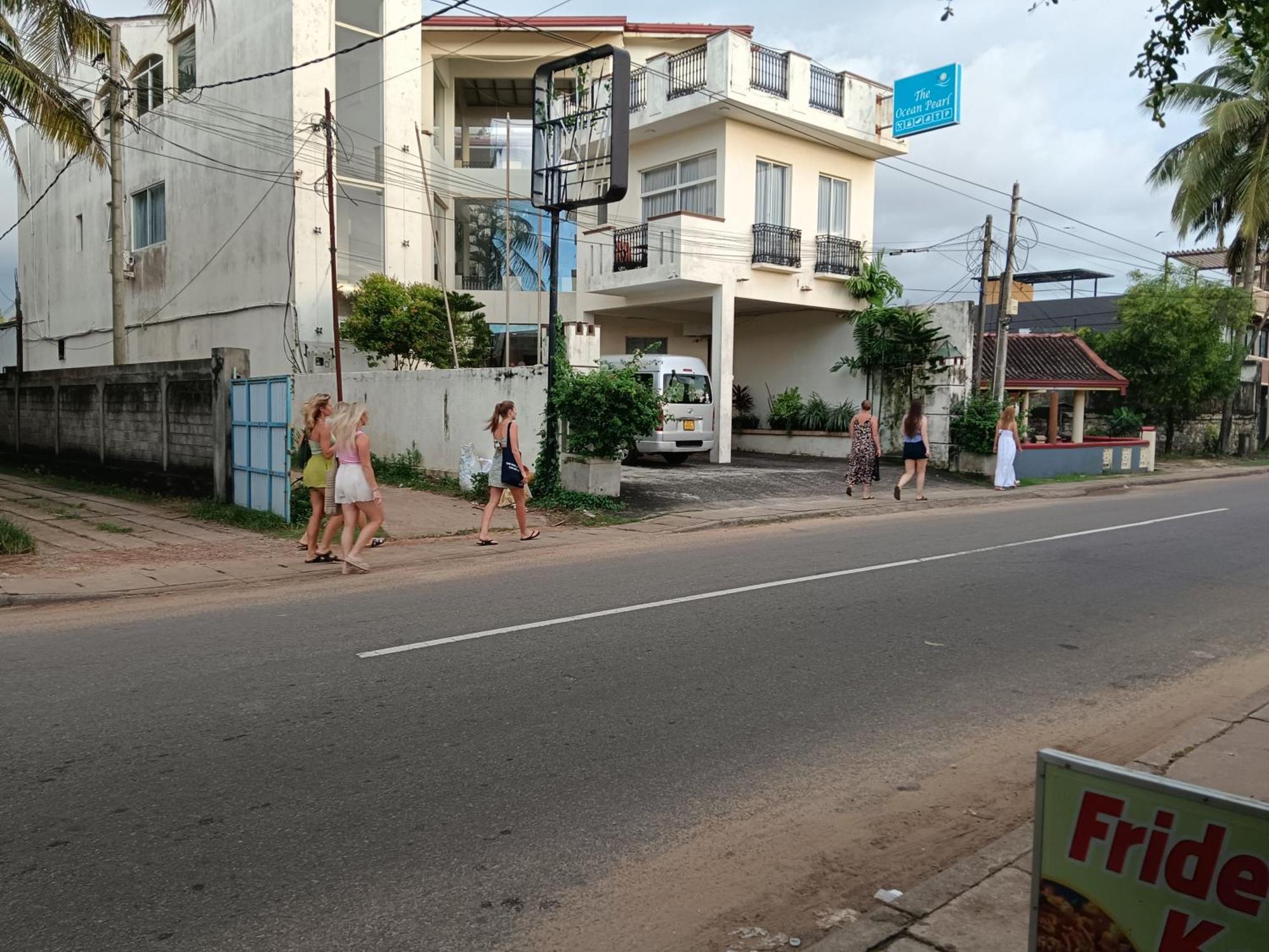 La Cozy Hotel & Restaurant Negombo Daluwekotuwa Exterior foto